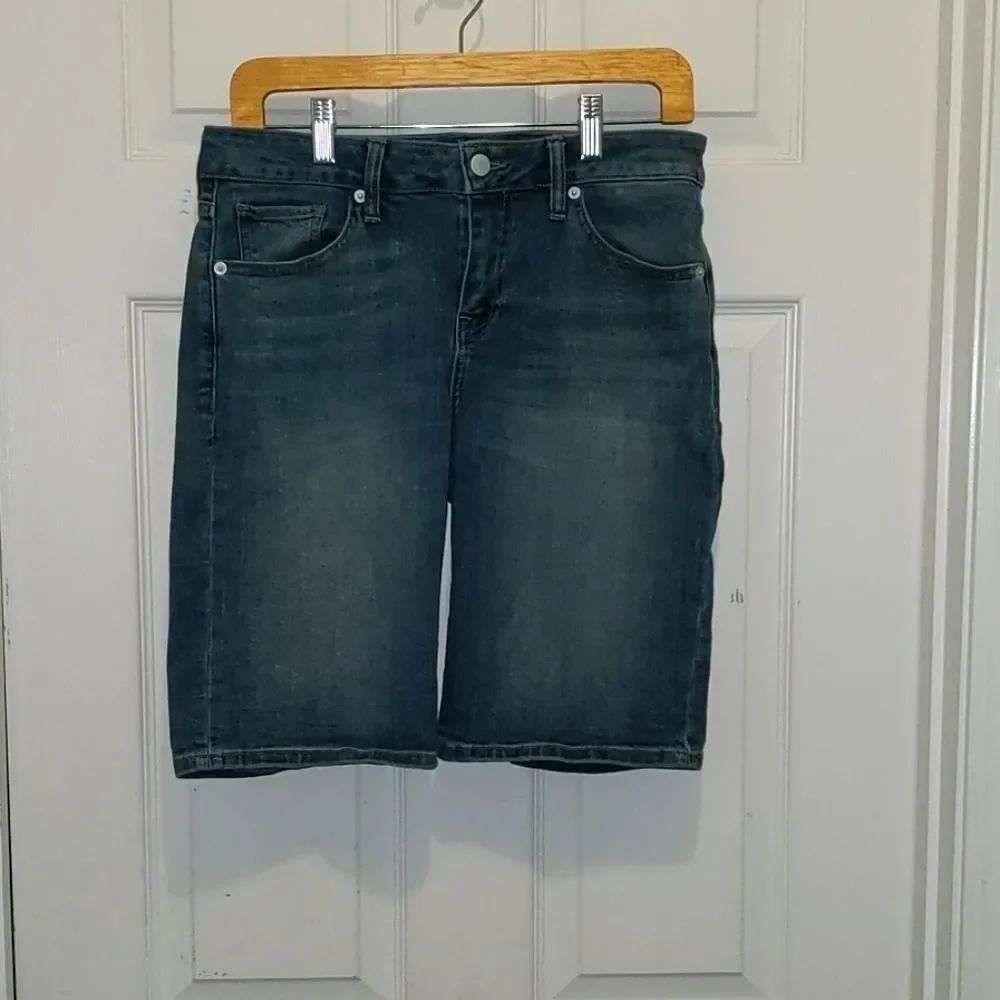 Lucky brand denim Bermuda shorts Sz 6/28